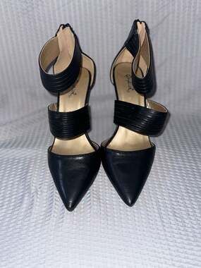 Qupid Women's Black Pointed Toe Strappy Ankle Strap Stiletto Heels Size 8.5